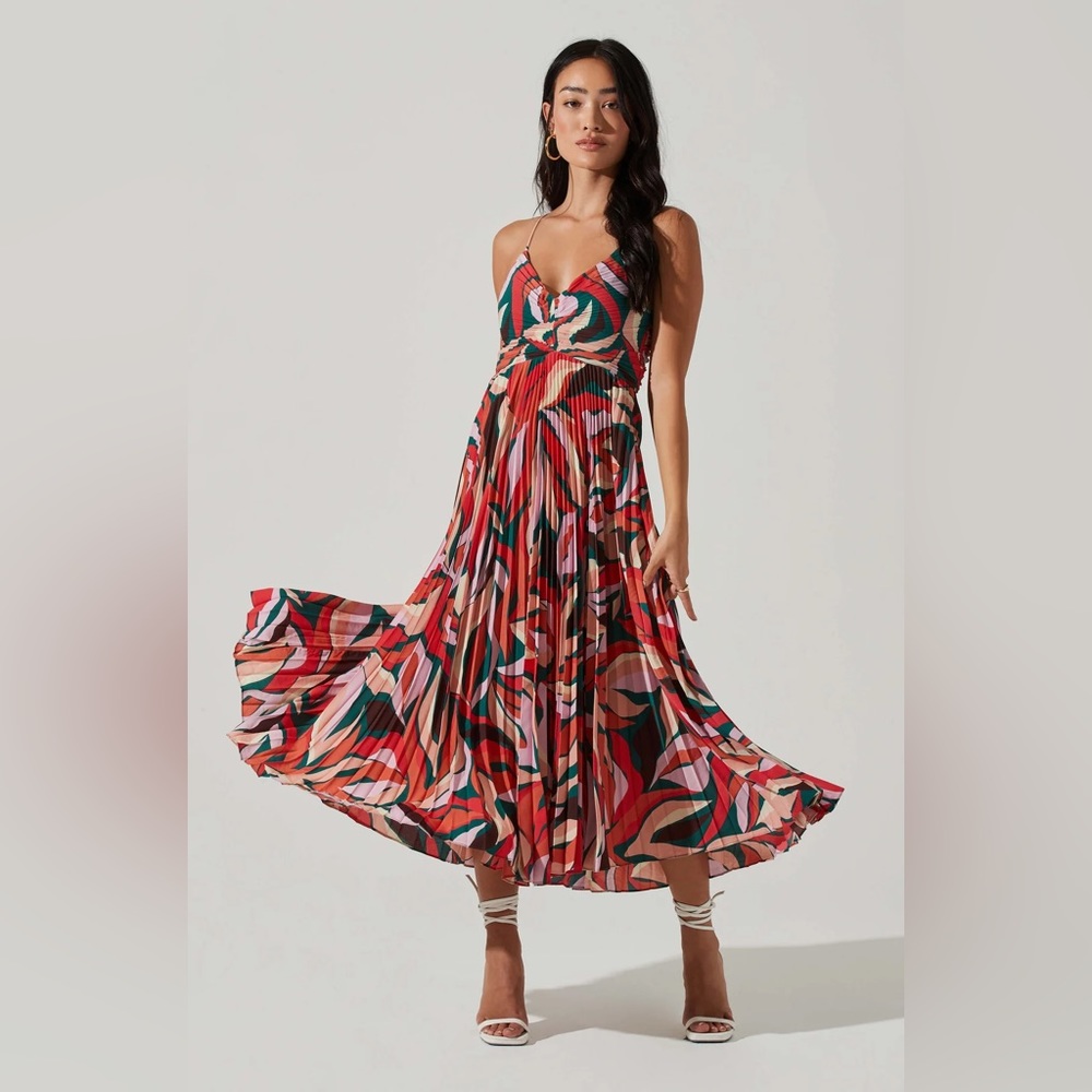 ASTR The Label Blythe Floral Plisse Midi Dress